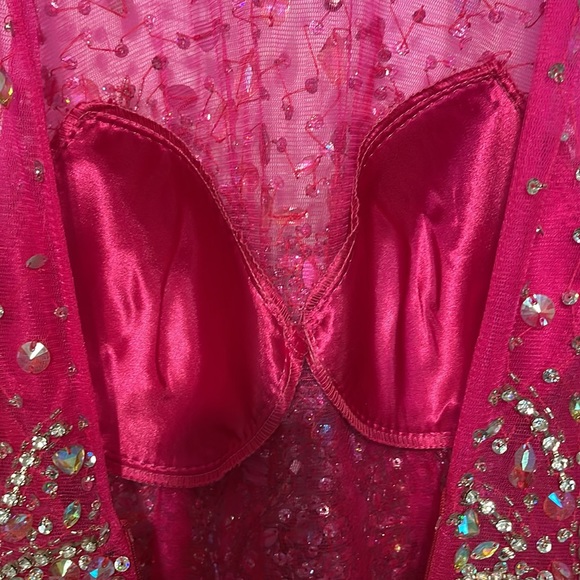 NWT Beautiful Fushia Formal Dress. Make an Offer - Picture 3 of 5